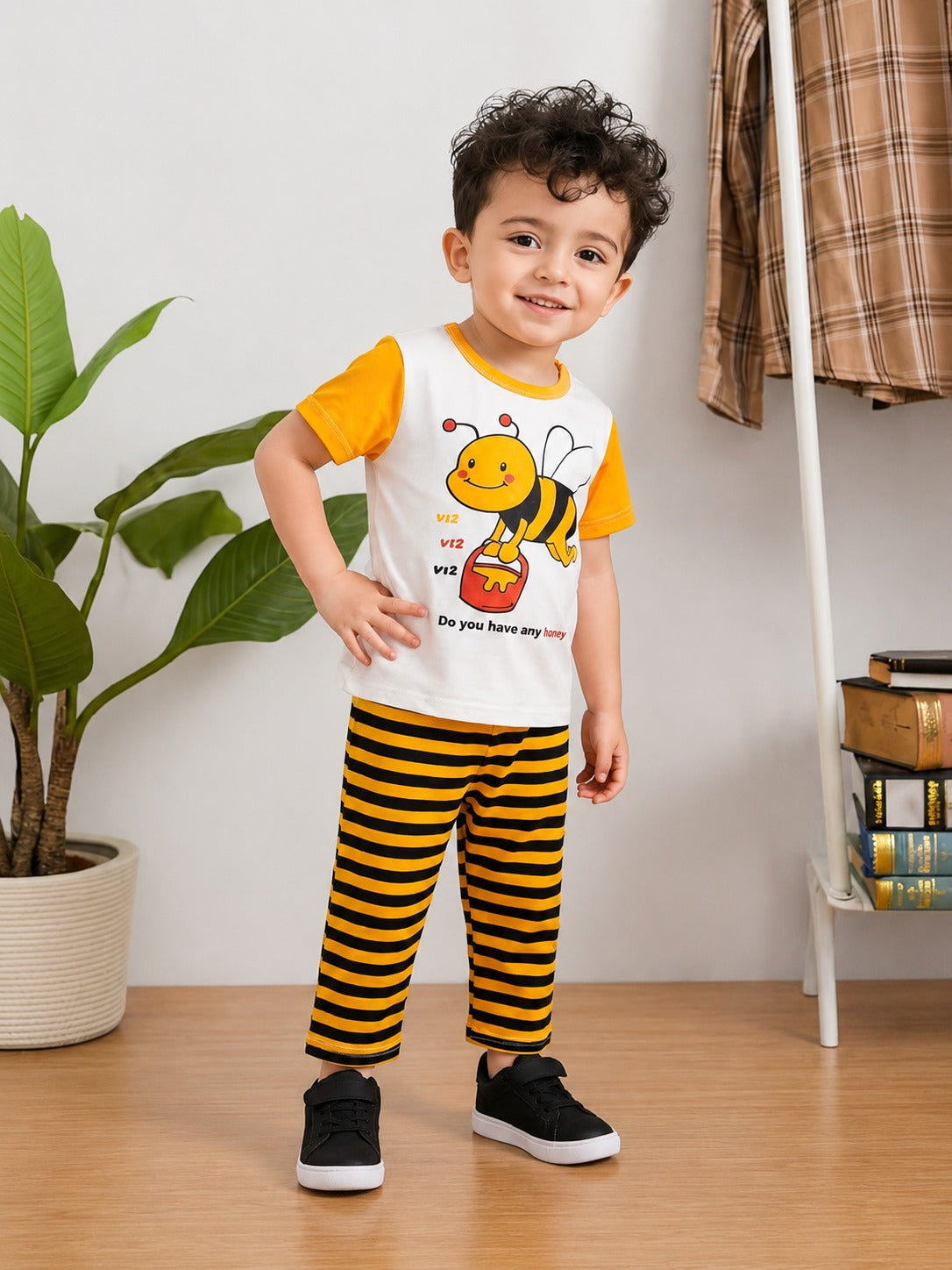 White And Yellow Honey Bee Printed Kid Suit view 3