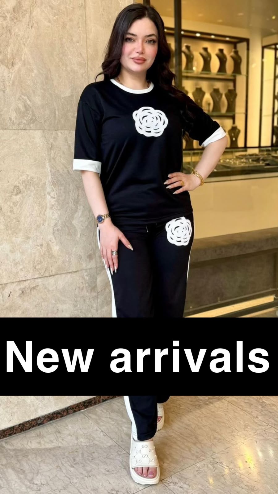 Women’s Flower-Motif Short-Sleeve Lounge Night Suit