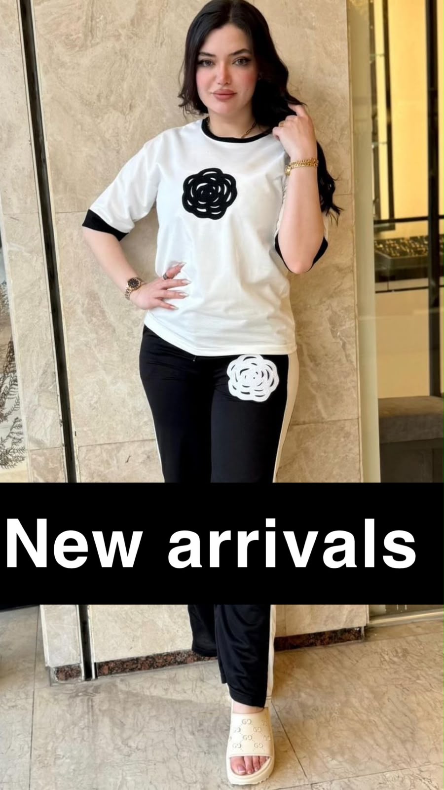 Women’s Flower-Motif Short-Sleeve Lounge Night Suit view 2