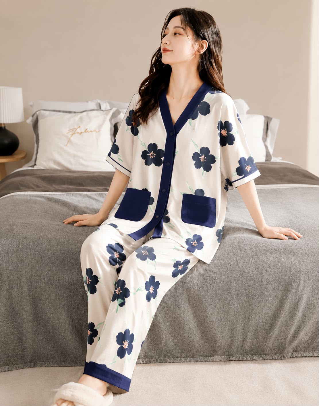 Women's White/Navy Floral Piped Set Night Suit